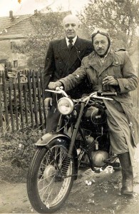 Józef Twardowski  Kruk siedzi na moto, zca placówki LAS