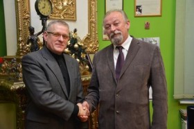 Prezes Anadrzej Drozdowicz z Burmistrzem Olszyny Leszkiem Leśko