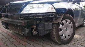 rozbity radiowóz strażników miejskich z Lubania