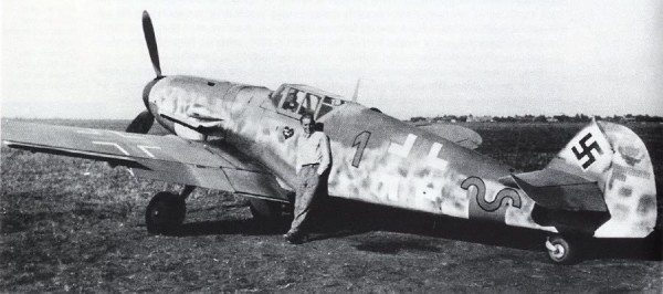 4. Samolot Hartmanna - Messerschmitt Bf-109 - żółta jedynka z 9. JG 52