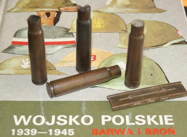 Fot.3. Łuski kal. 7,92mm x 57