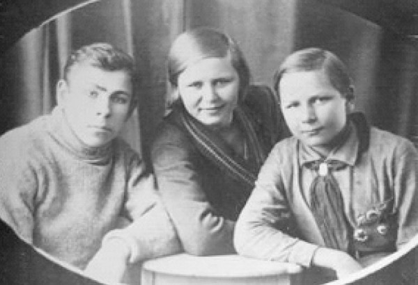 Wasilij, Ksenia I Iwan Gulkinowie