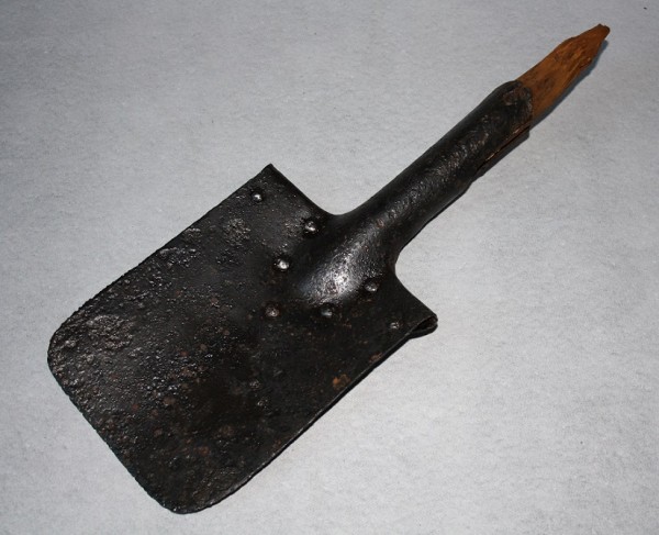 Niemiecka łopatka piechoty M1887 spod Lubani