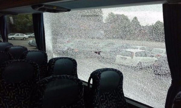 Bandyci ze Zgorzelca Rozbili szybę w autobusie "Bieleccy"
