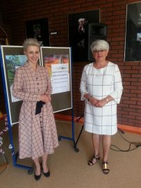 Dyrektor PP-P Małgorzata Grzesiak z prowadzącą konferencję mgr Kingą Wojaczek